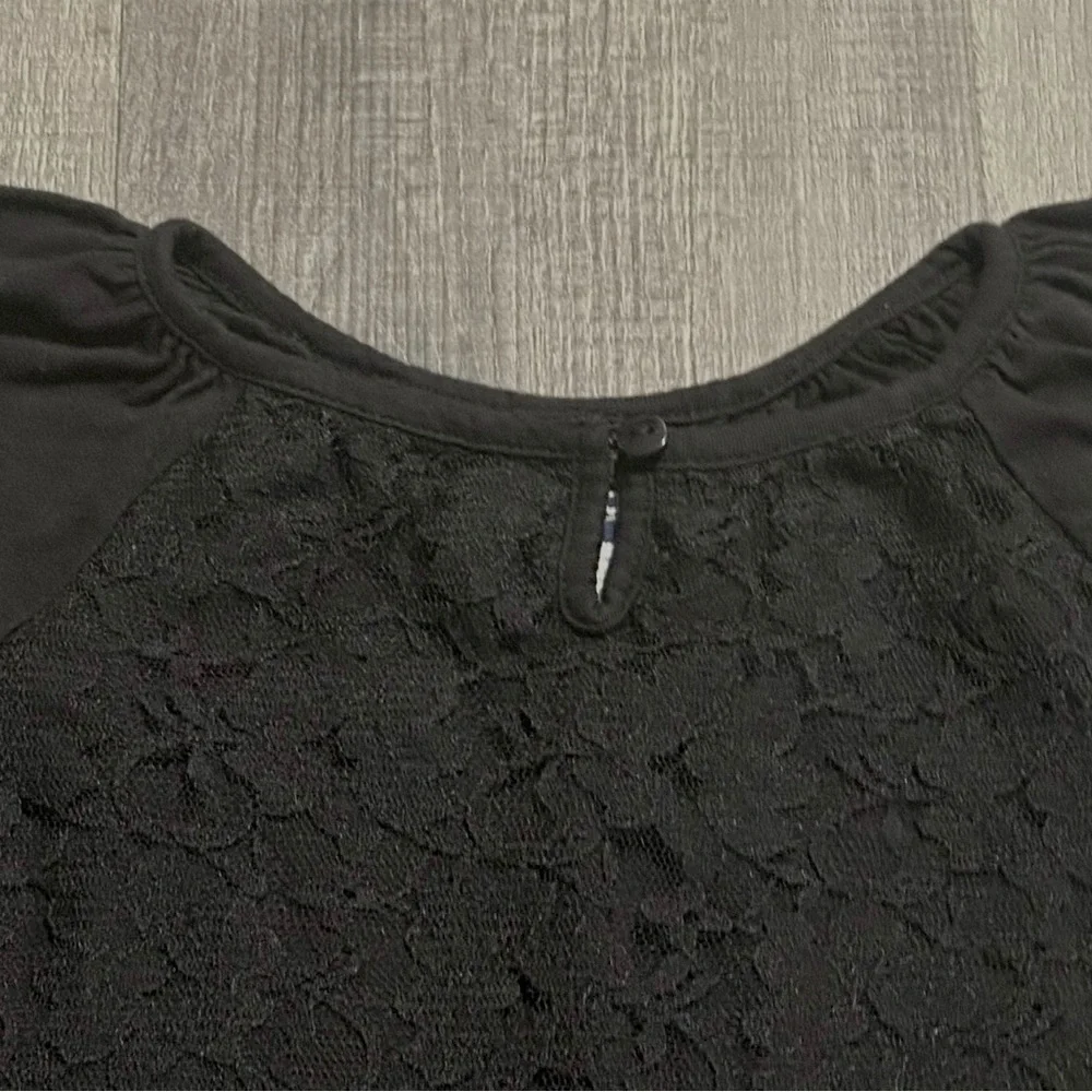 💞 Little Girls Size 7 - 8 Black Lace Keyhole Flutter Sleeve Blouse